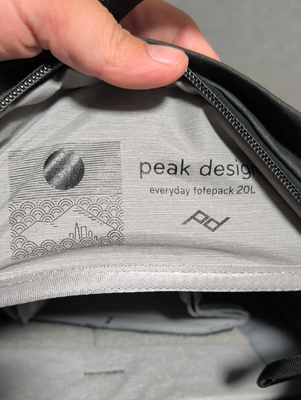 Peak Design Everyday Totepack 20L Minimalist Black Roll-Top Men's Backpack